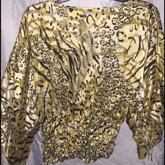 COPY - Casual Cache' brand top - Picture 4 of 4